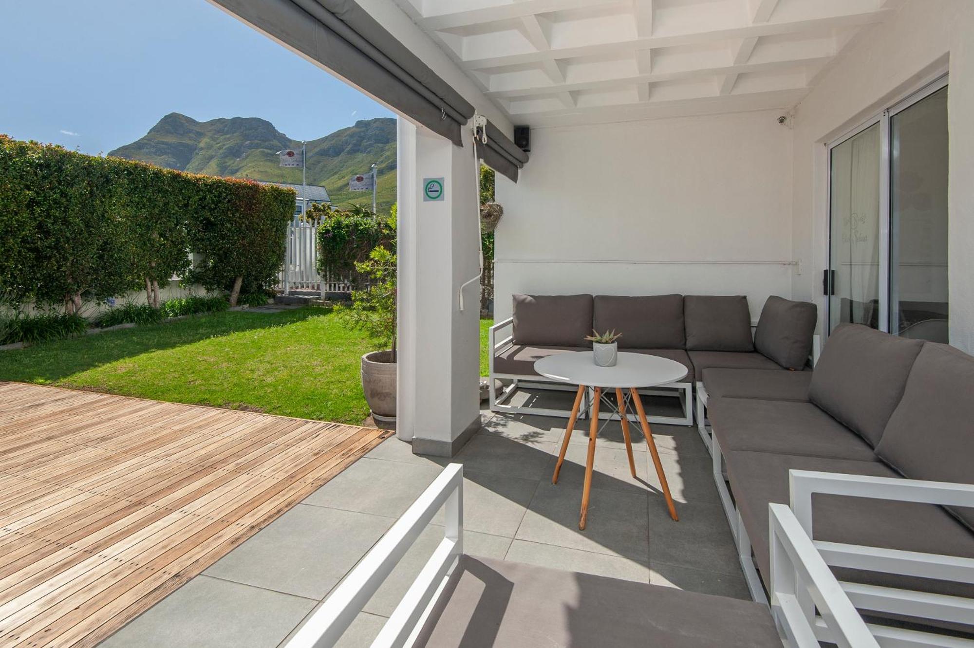 Oude Schuur Boutique Guesthouse Херманус Екстериор снимка